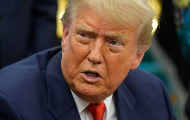 Corte de apelaciones de EU declara inconstitucionales aranceles de Trump; se mantienen, responde el Presidente