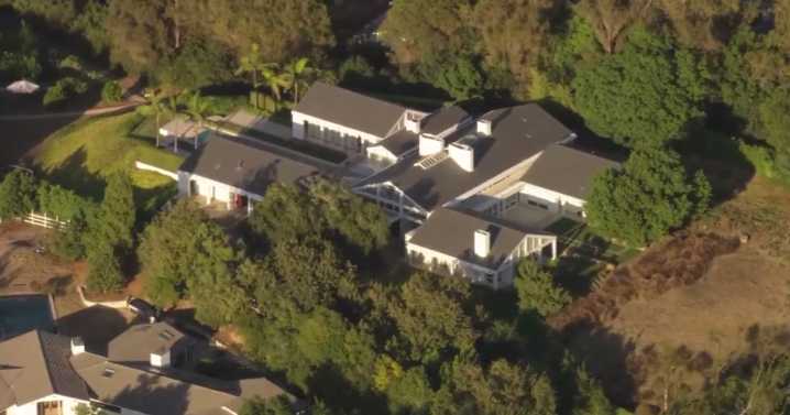3 found dead inside Rolling Hills home after domestic violence incident, deputies say