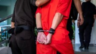 Arrestan a Steven Rainer por supuestamente agredir a su novia