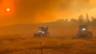 Un ola de incendios amenaza miles de hogares en la costa oeste de Estados Unidos