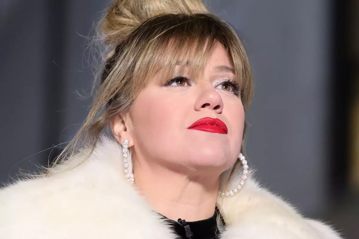 Kelly Clarkson Fans Get Answers After Months of TV Absences