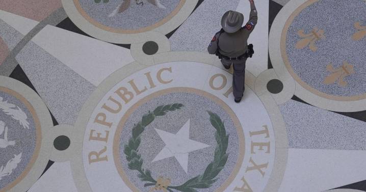 Legisladores de Texas aprueban mapa electoral que favorece a republicanos, que pasa al gobernador