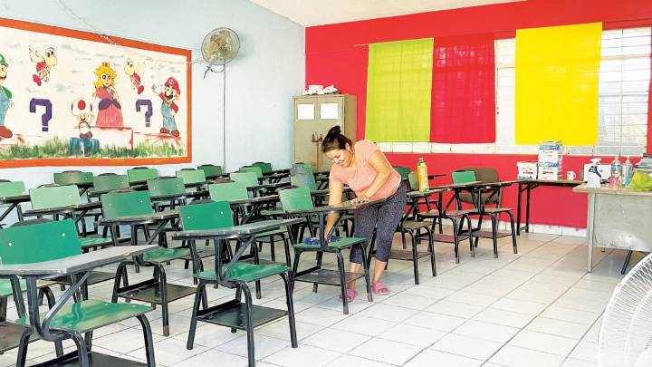 Limpian escuelas de Nuevo Laredo por regreso a clases