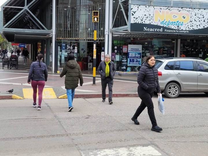 Ventas minoristas cayeron 2% en julio y preocupa la pérdida de competitividad