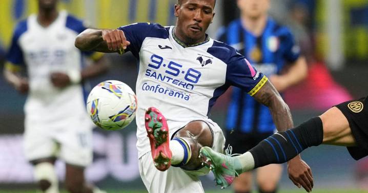 Wolves signs 'fastest player in Serie A' as Tchatchoua joins from Verona