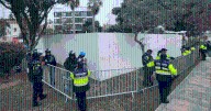 Vecinos de Miraflores protestan por construcción de módulo de seguridad en parque Leoncio Prado: "Es completamente ilegal"