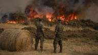 Os incendios acumulan case 88.000 hectáreas en Galicia e o de Larouco chega ás 30.000