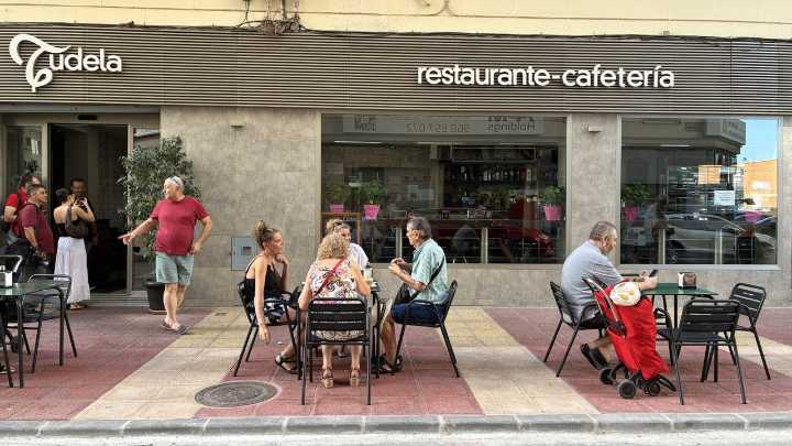 Las terrazas del Covid vuelven a dar vida a las calles de Murcia