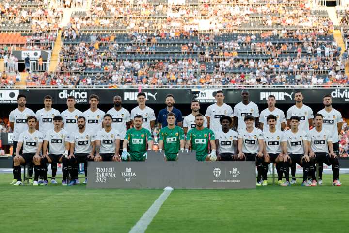 El Valencia se presenta en Mestalla con cinco nuevos, a la espera de Danjuma y más salidas