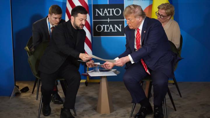 Trump analiza invitar a Zelenski a su encuentro con Putin en Alaska