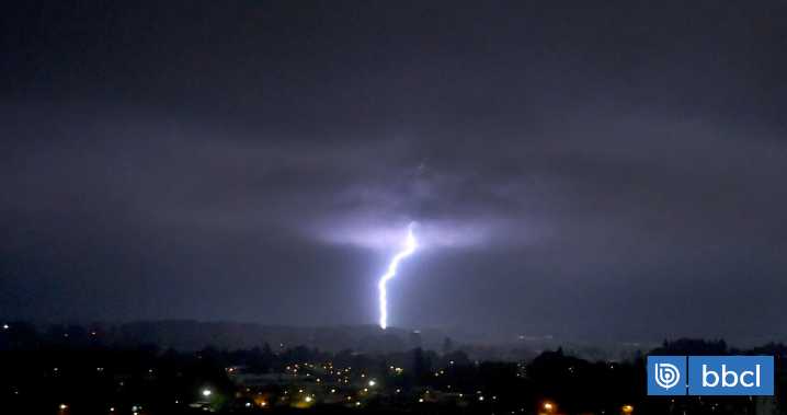 Incluida la RM: pronostican tormentas eléctricas para 3 regiones del país