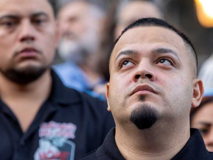Kilmar Ábrego García se entrega al ICE en Baltimore y enfrenta una posible deportación a Uganda
