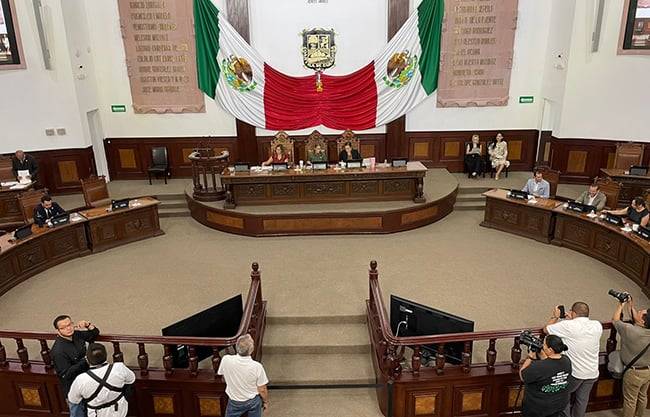Convocan a alumnos de secundarias públicas y privadas a participar en el Parlamento Estudiantil Coahuila 2025
