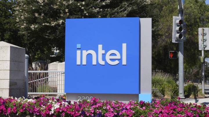 Trump turns $11.1B in US government funds into a 10% stake in downtrodden Intel