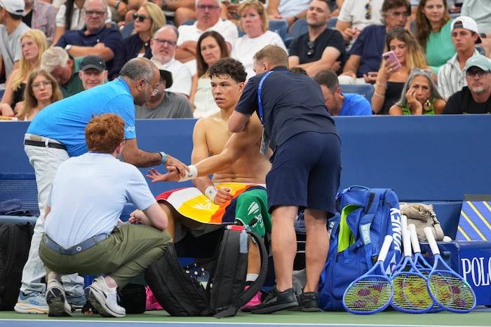 Ben Shelton out of the US Open after injuring shoulder against Mannarino