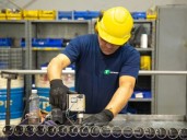 Las empresas buscan atajos para evitar las altas tasas y hay alerta por el impacto en proyectos de inversión