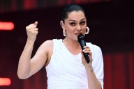 Jessie J ‘rolls eyes’ at horribly inappropriate fan demand after cancer surgery