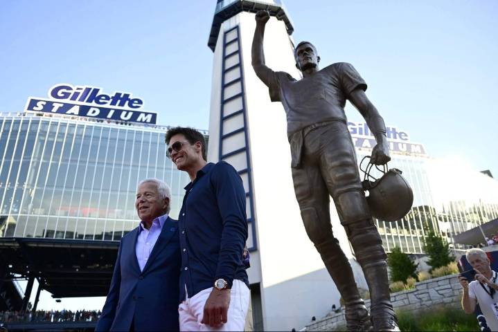Tom Brady roasts Jets fans during Patriots statue ceremony