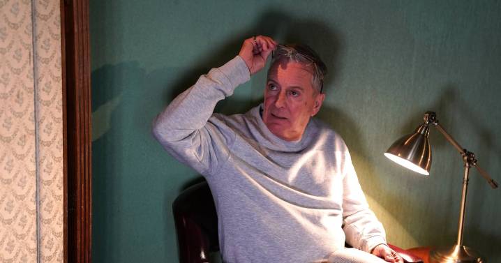 Emmerdale legend says Hollyoaks villain role makes him 'sit in a corner and rock'