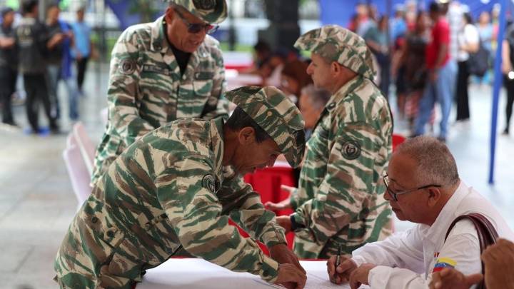 Venezuela inicia segunda etapa de alistamiento militar en medio de tensiones con EU