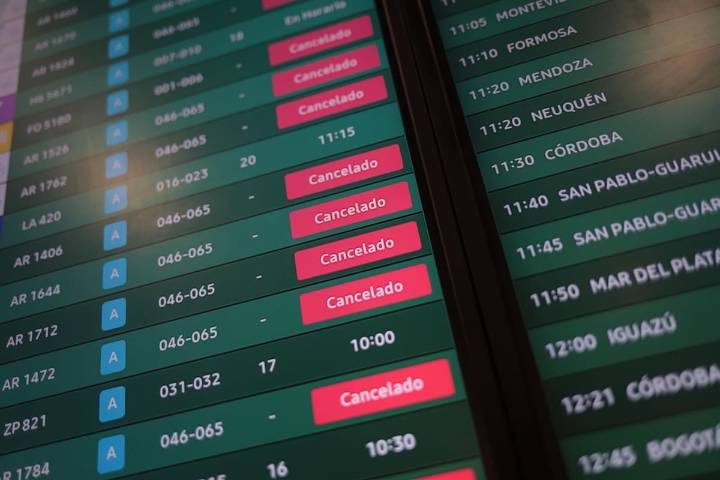 Tensa negociación. La decisión de los controladores aéreos sobre el paro previsto para el sábado tras reunirse con Trabajo
