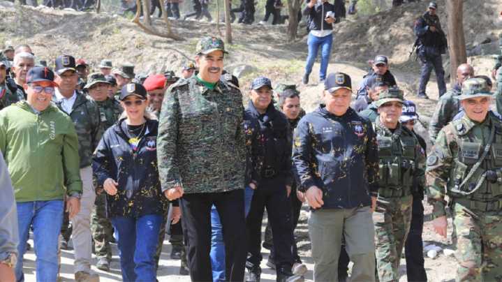 Presidente Maduro invita al país a sumarse al alistamiento militar este 29 y 30