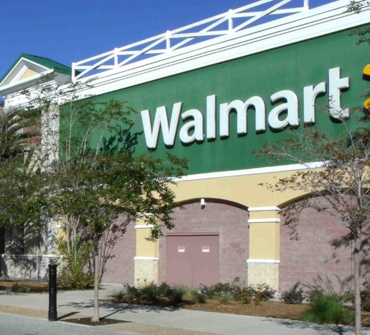 Walmart worker caught allegedly stealing merchandise while on break