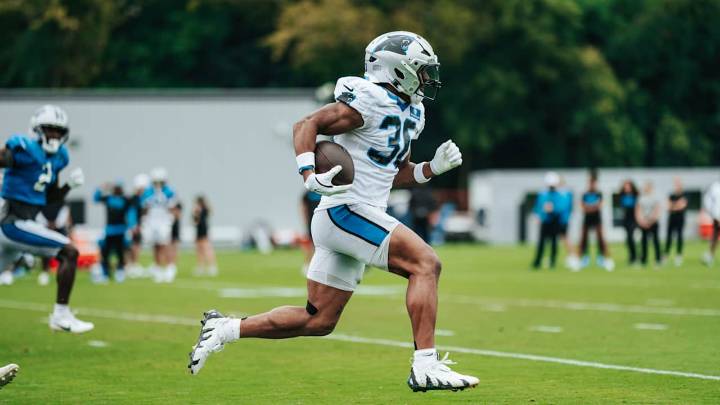 Play of the Day: Chuba Hubbard shows off speed and smarts
