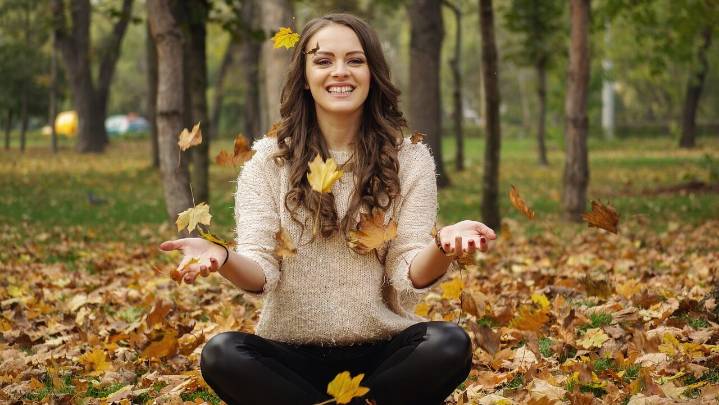 Manitobans Shocked to Experience an Actual Fall this Year
