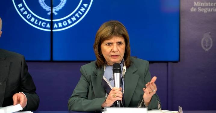 Bullrich aborda el caos en partido entre la U e Independiente: “Nos sorprende que solo haya detenidos del lado chileno”