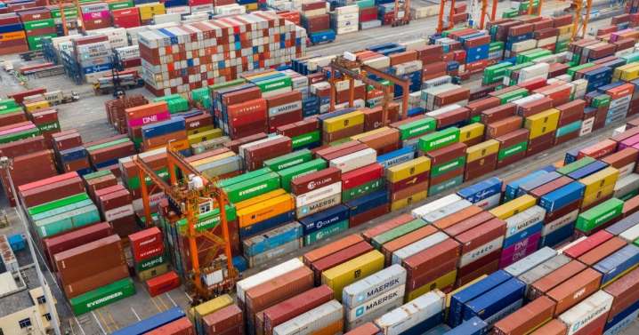 U.S. tariffs take effect as Trump widens trade war