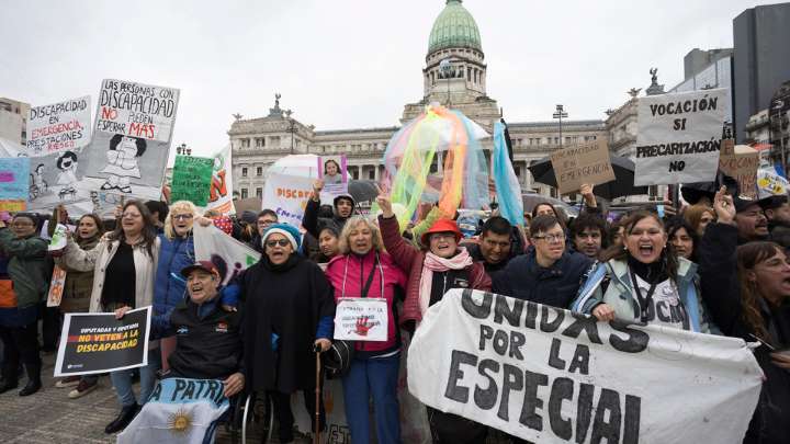 Un miércoles de festejo afuera del Congreso