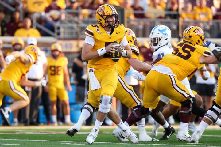 Gophers pull away for a 23-10 win over Buffalo in season opener