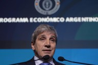 Dio cuatro razones. Caputo dijo que al Gobierno “le juega a favor” lo que pasó en el Congreso con los vetos de Milei