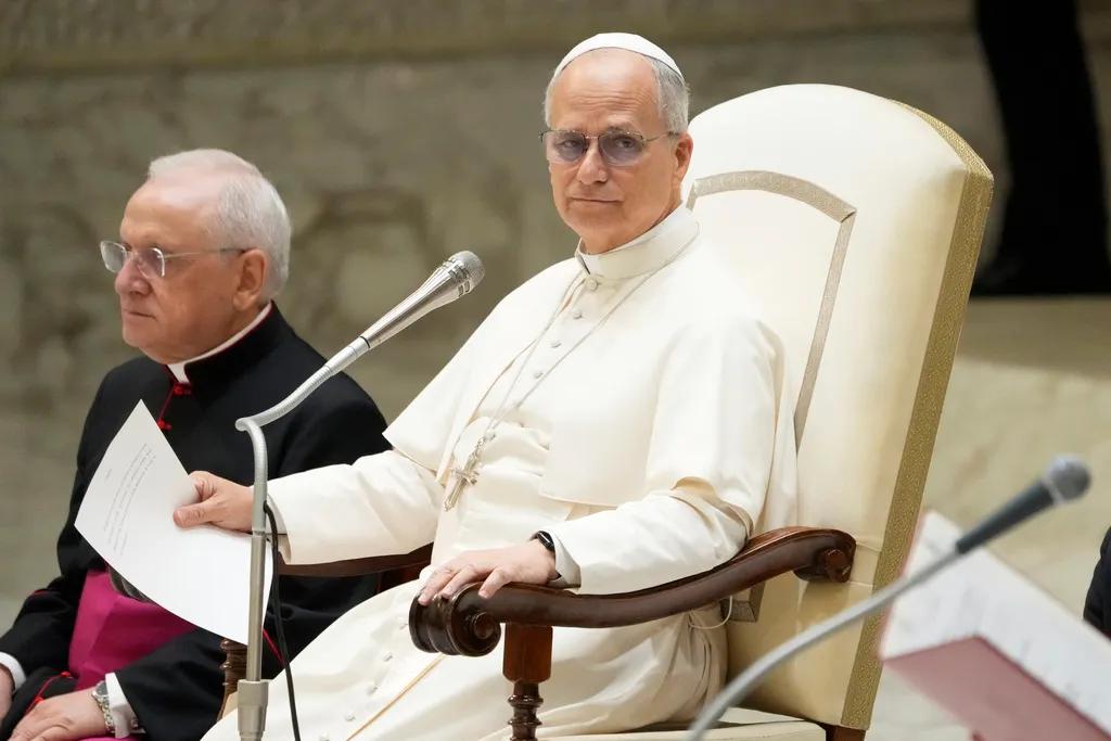 Pope calls to end 'indiscriminate' force, 'displacement of populations' in Gaza
