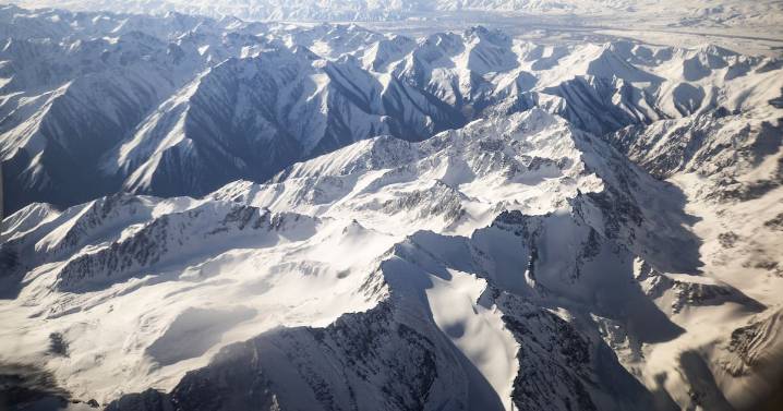 Climber stuck on mountain for 12 days after breaking her leg