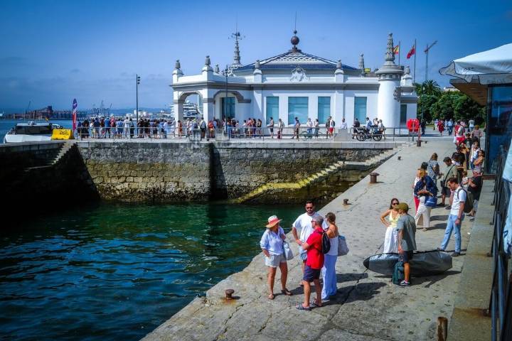 Media reitera a Casares que "no mire para otro lado" con el botellón en El Puntal: "Se arregla en un momento con medios"