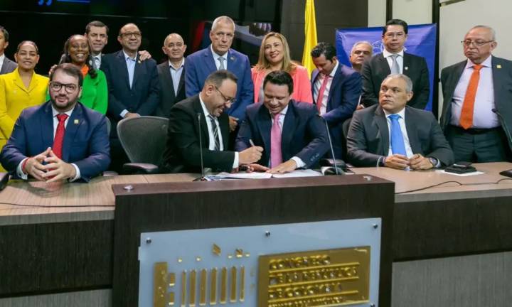 Gobierno presenta proyecto de ley para garantizar inclusión digital con subsidios a internet para los más vulnerables