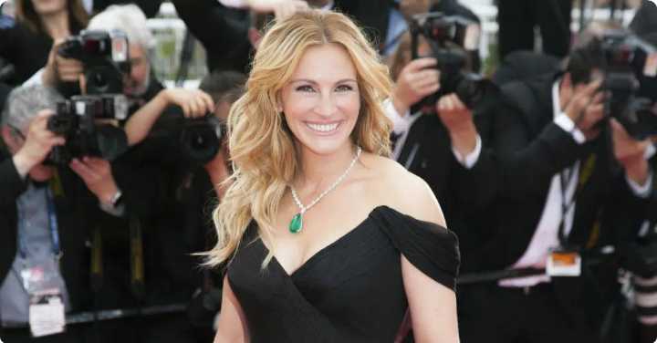 Fans Are Apologizing To Julia Roberts After Old Photo 