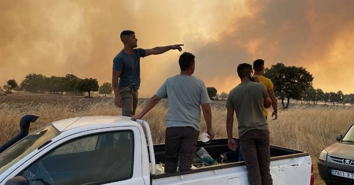 Los evacuados por el incendio en Cipérez aún no podrán regresar a sus casas por las reactivaciones