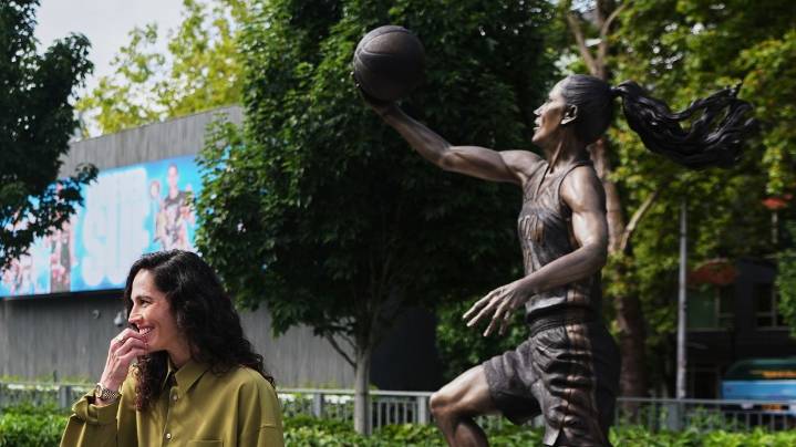 Sue Bird, Seattle Storm's 4-time WNBA champion, has statue unveiled outside Climate Pledge Arena