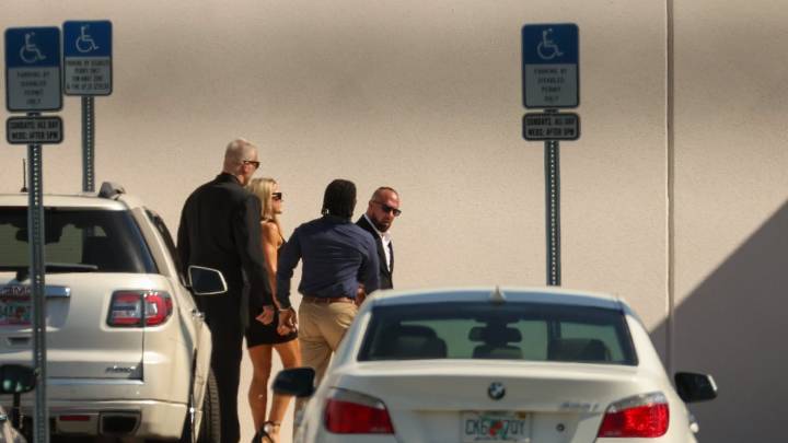 Hulk Hogan memorialized in private service in Largo