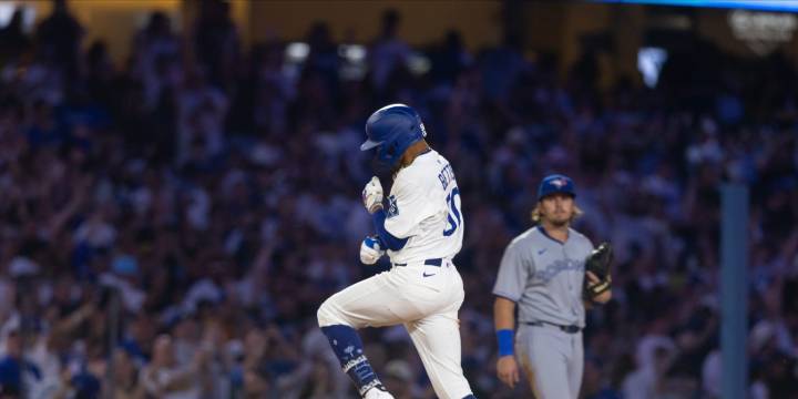 Mookie Betts homers off Max Scherzer to end homerless streak
