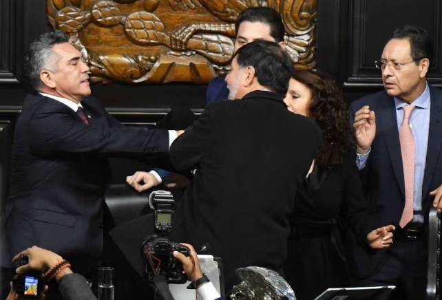 Noroña denunciará penalmente a Alito Moreno por lesiones; citan a sesión urgente en el Senado