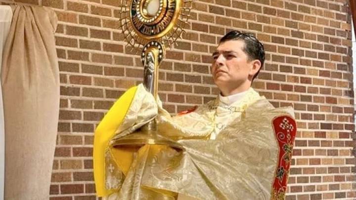 Obliga gobierno de EU a sacerdote mexicano de la Diócesis de Laredo a salir del país