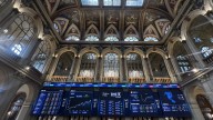 A Bolsa española sobe o 1,08 % e supera os 15.000 puntos por primeira vez en 18 anos
