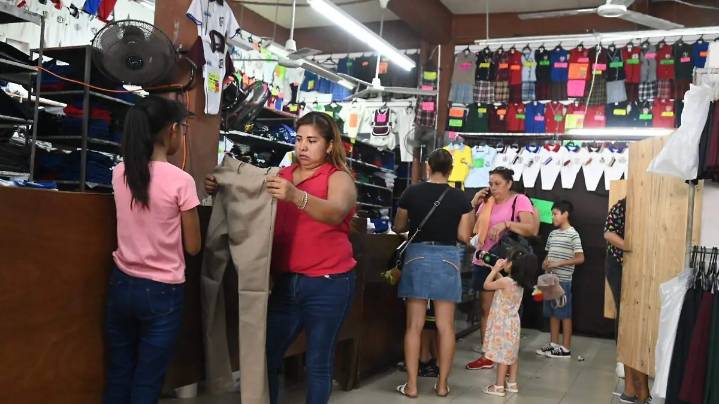 ‘Tarjetazo’ y apartados: estrategias de los padres tampiqueños ante el regreso a clases