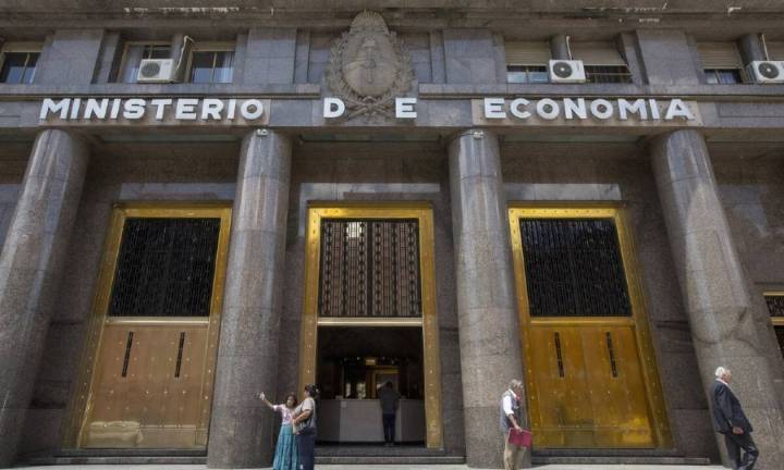 Alerta en Uruguay por la posibilidad de que el Gobierno grave los depósitos en el exterior: “Kirchnerismo tributario”