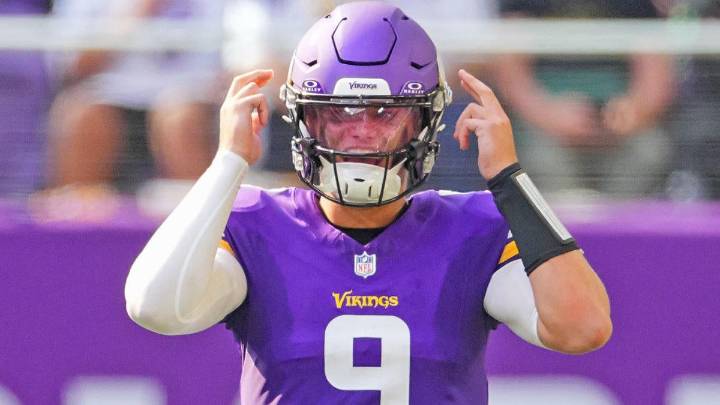 Fantasy football rankings 2025: Top breakouts by model that called Jayden Daniels' impressive season