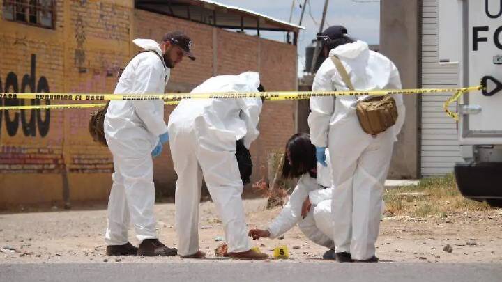 Localizan en límites con Zacatecas a dos jóvenes con huellas de violencia; uno estaba desaparecido